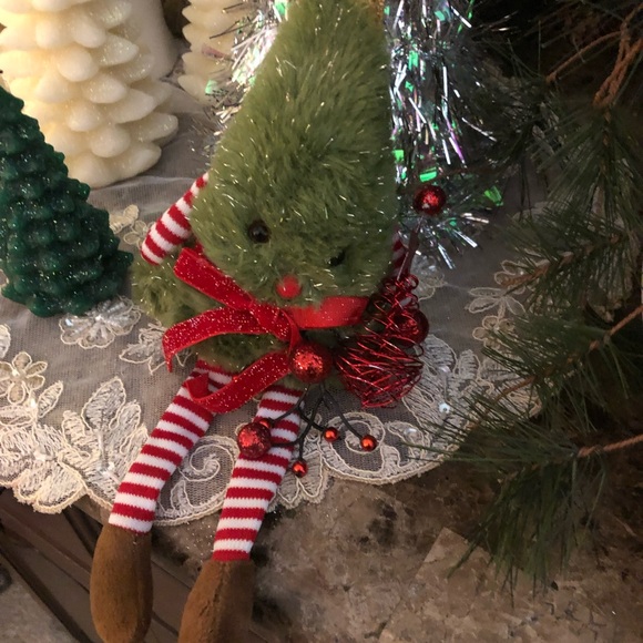 Plush Christmas Cutie - Picture 3 of 8